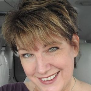 Meet your Posher, Lori